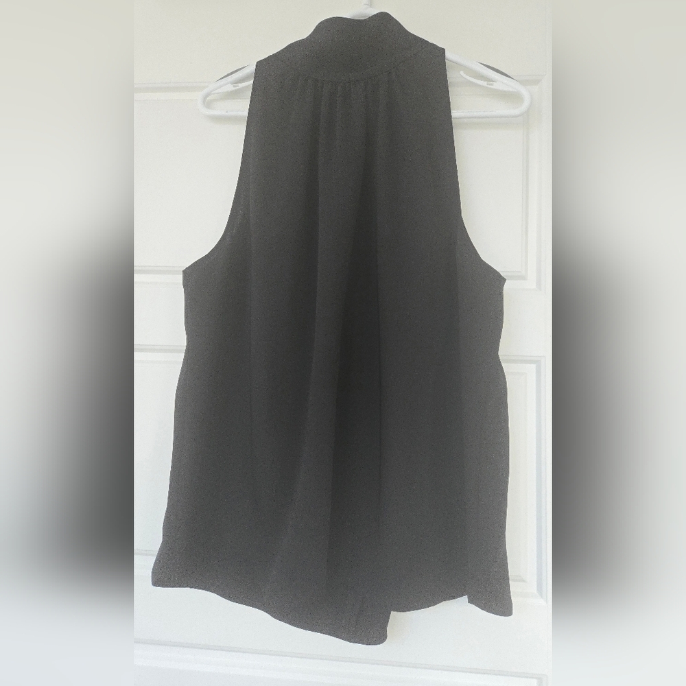Aritzia Babaton Elegant Black Sleeveless Women's Top